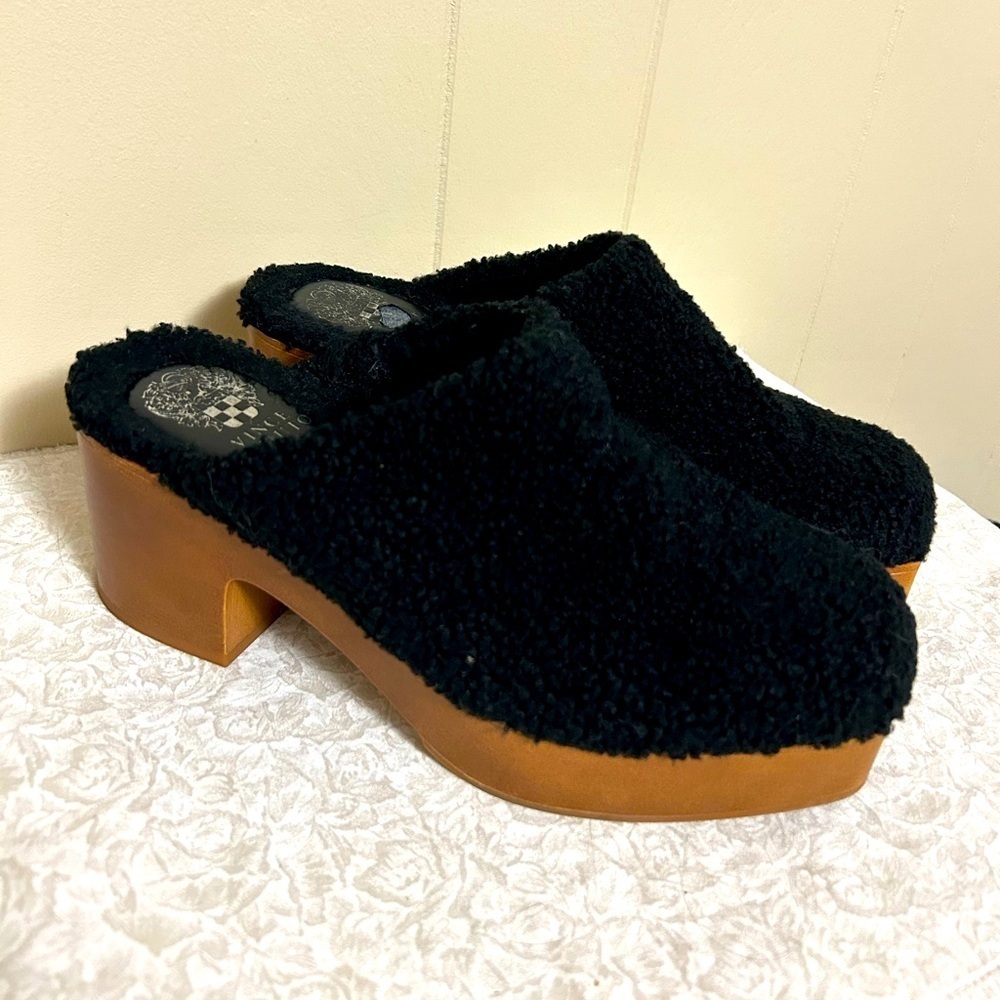 Vince Camuto Rimindel Mule Black Faux Fur Heeled Clogs Size 7.5 Plush Y2K 90’s